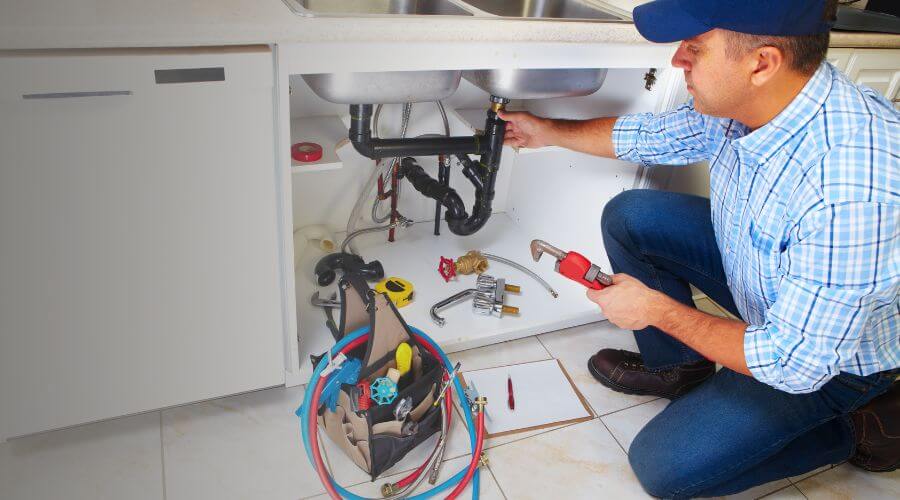 Professional water heater repair in El Paso, IL